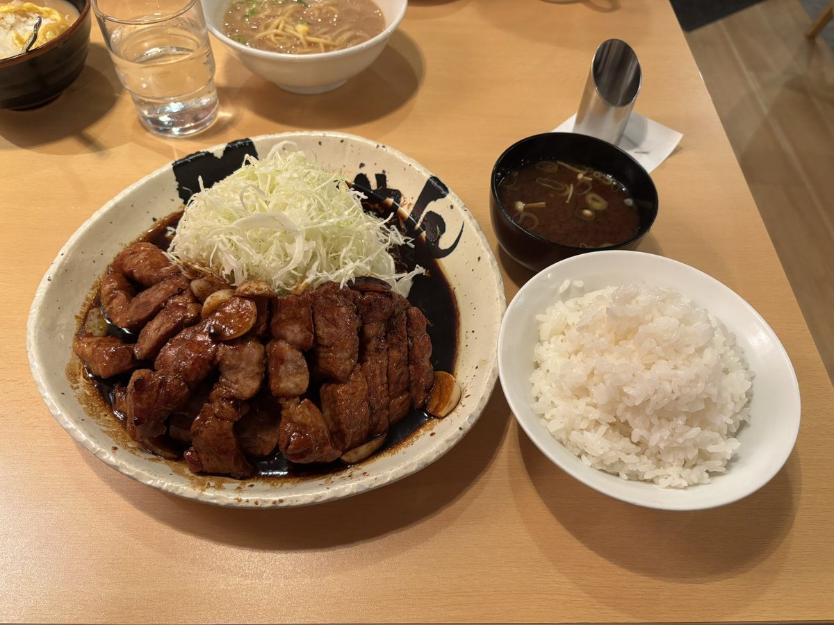 昼夜食べ過ぎた😅