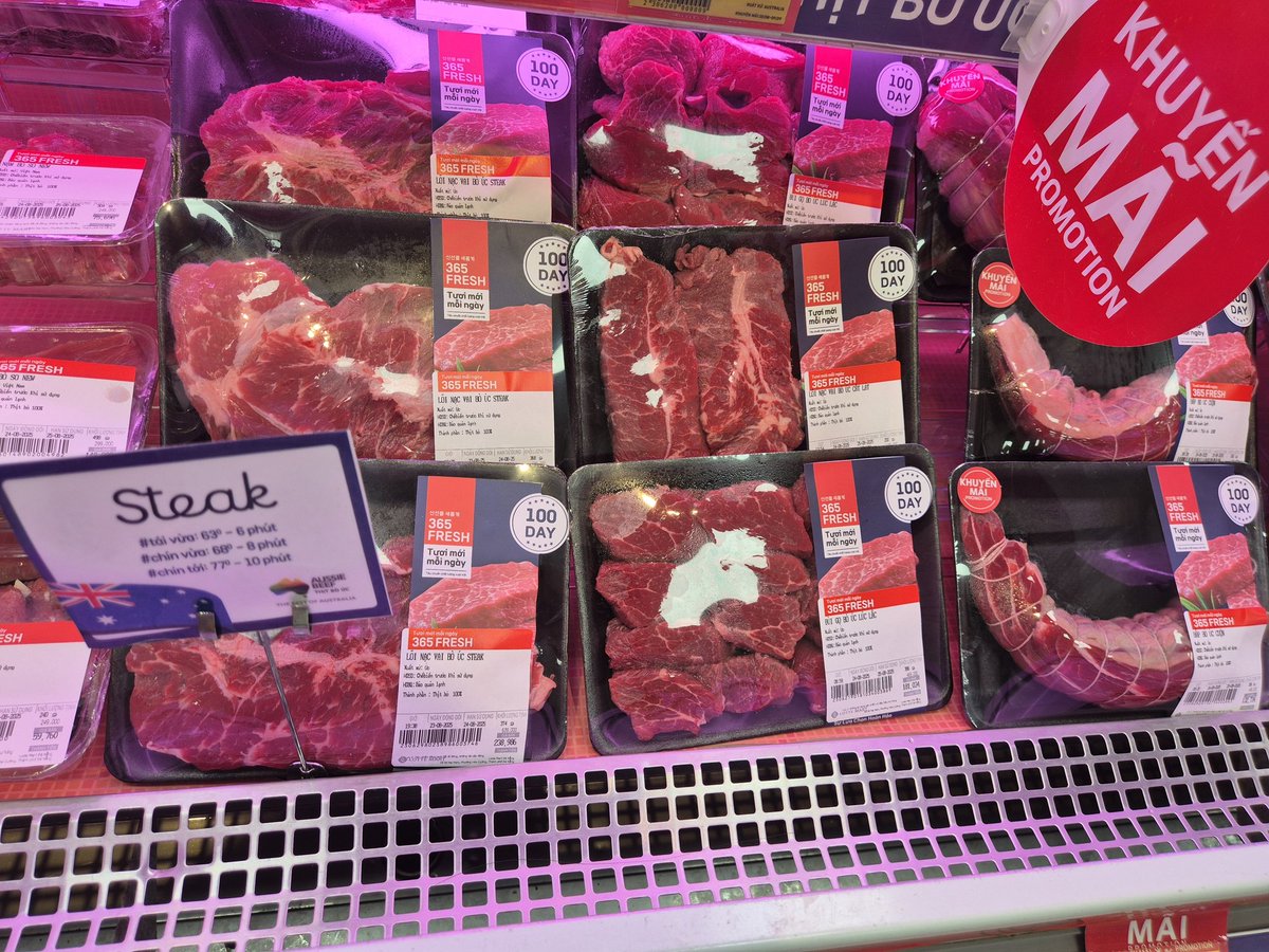 베트남 소고기 한팩 3천원
돼지고기 한팩 1천원