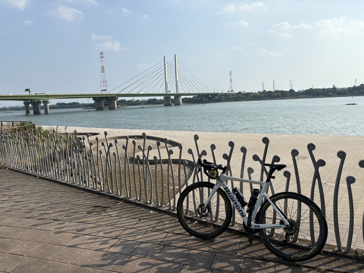 今日は荒川ライド🚴‍♂️エノボクに行こうと思いましたが、あまりの暑さで秋ヶ瀬あたりで引き返し😅