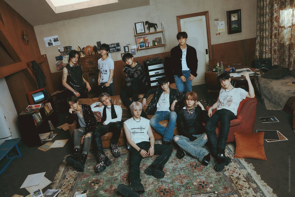 a room filled with echoes of rebellion and rhythm. 🎸 this is 𝑳𝑶𝑽𝑬 𝑷𝑼𝑳𝑺𝑬 [Rockchic Ver.] — unpolished, electric, and bound together by the fire of our own sound. every corner tells a story, every beat carries our pulse.