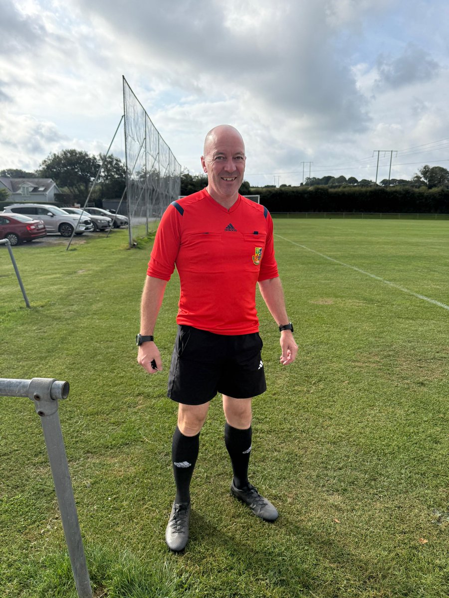 Great to see more refs coming from the club. Paul Hannigan is currently taking charge of a friendly between u14s Prem &amp; A’s, before he takes charge of the D’s v Passage away ⚽️