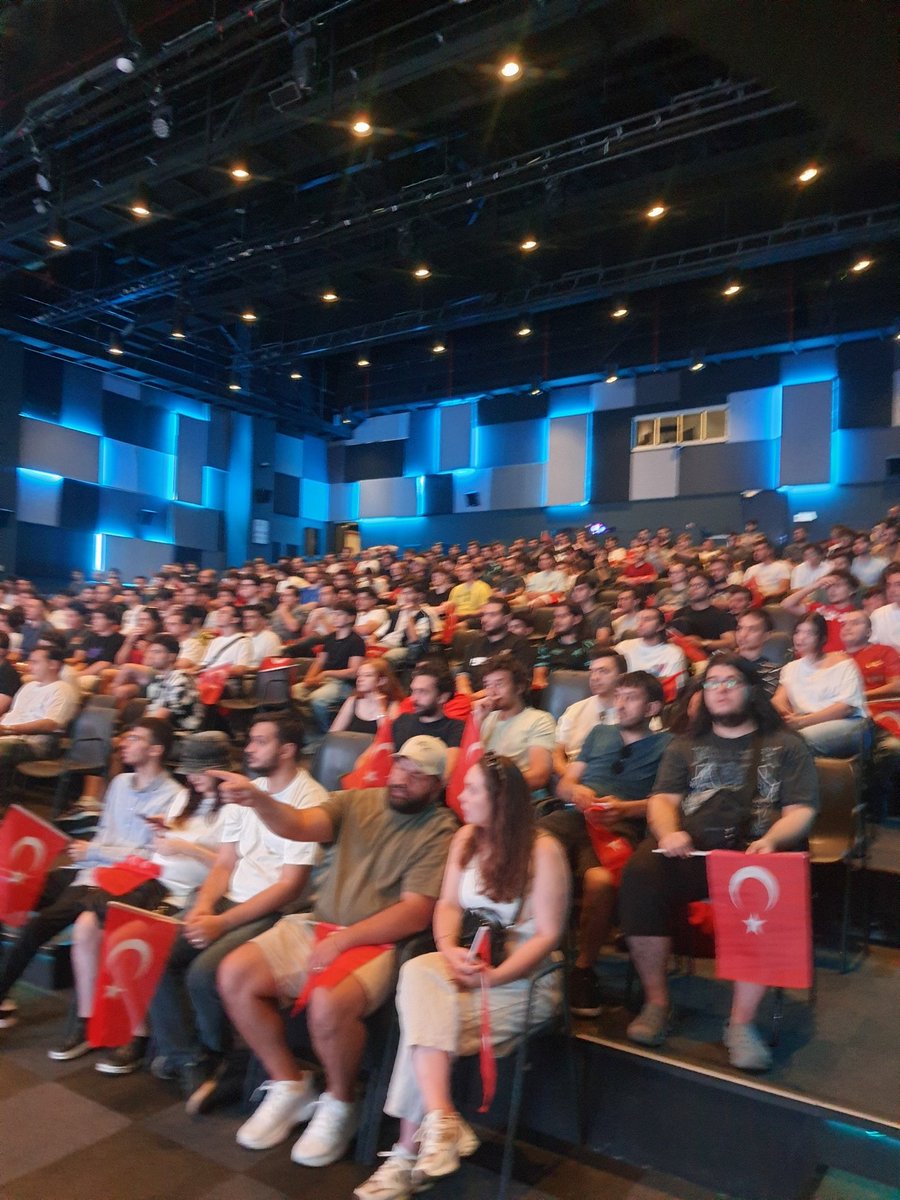 misteroverreact's tweet image. Büyük final için, şampiyonluk için geldik. Biz hazırız, sıra sizde @AuroraCS2_GG