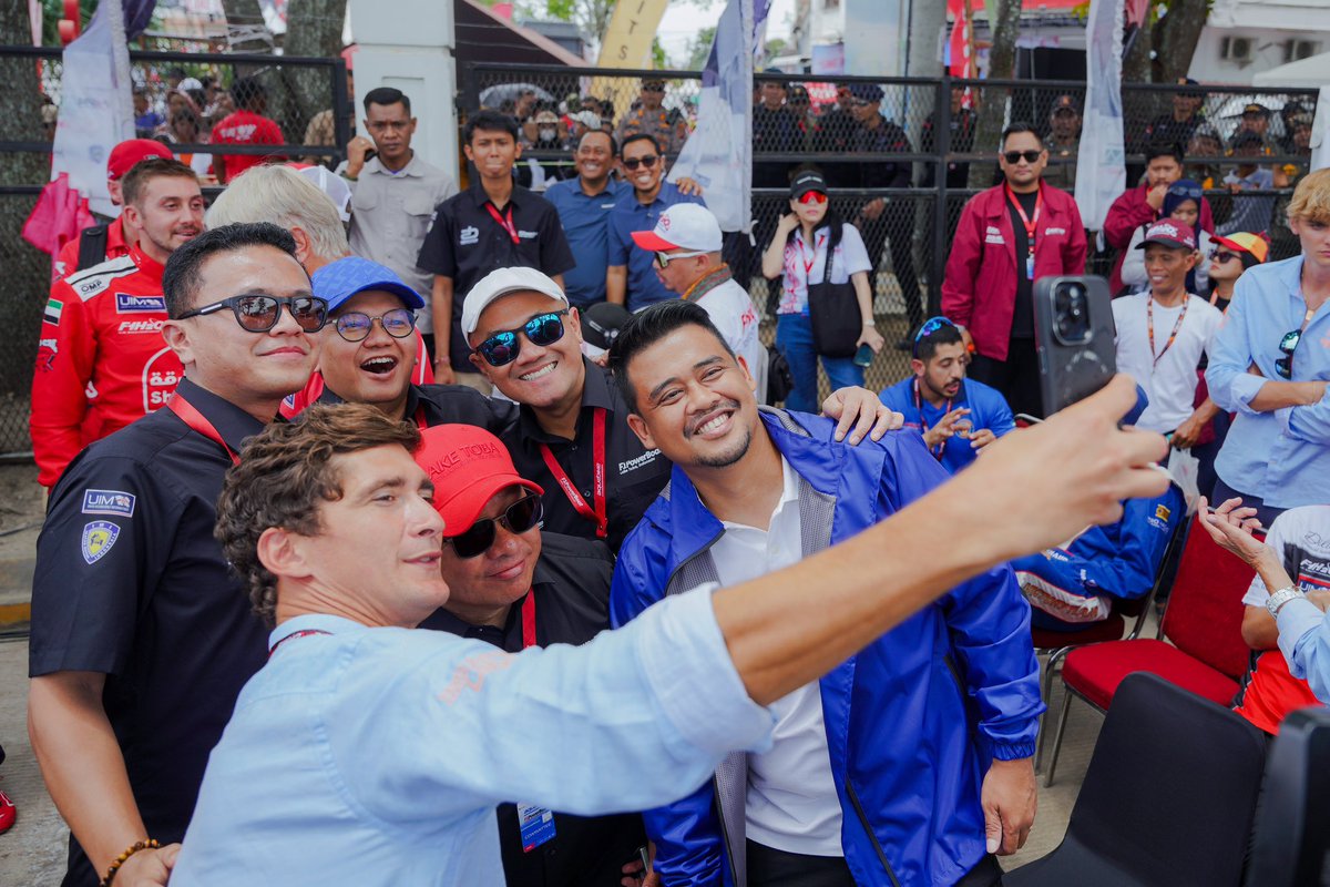 Di indahnya Danau Toba Sumatera Utara, terselenggara dengan sukses event kelas dunia F1 Powerboat 2025. Event yang diselenggarakan mulai 22 hingga 24 Agustus di Kabupaten Balige ini, telah disaksikan dengan meriah ribuan pasang mata masyarakat Sumatera Utara, Indonesia bahkan