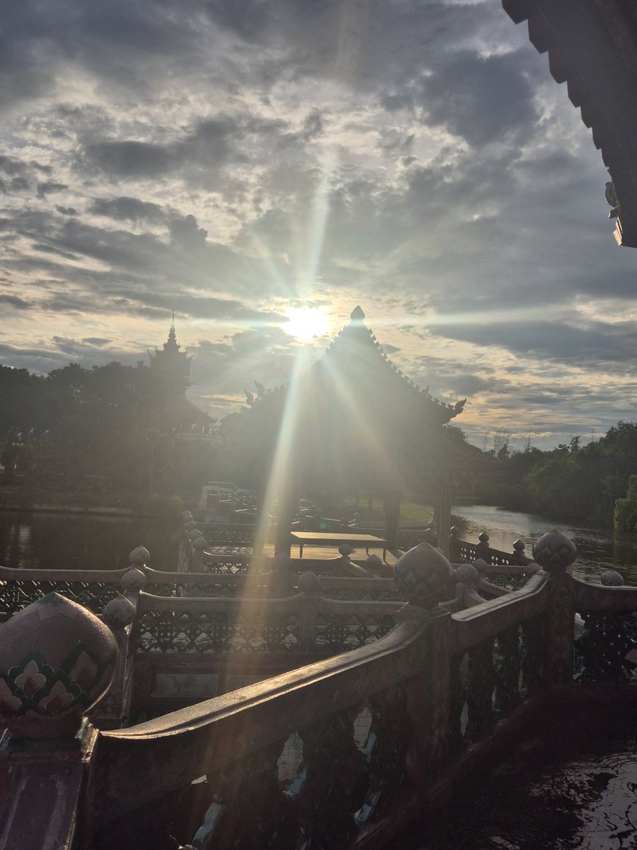 Vitalstatistix1's tweet image. Thai holiday nearly over.