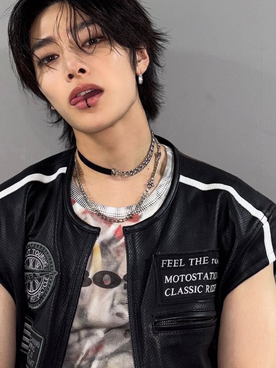 hyunlix_jeongho's tweet photo. โ๏ฝกยฐโฉ๐๐งธ๐โ๏ฝกยฐโฉ
{#StrayKids #YangJeongin #ILY
#Instagram #ILOVEJEONGIN
#BeautifulHands #LipPiercing
#PUMPMEOUT #MY #PERFECT
#YouMakeStrayKidsStay #SKZ
#StrayKidsWorldDomination } https://t.co/r0l4BISK1u