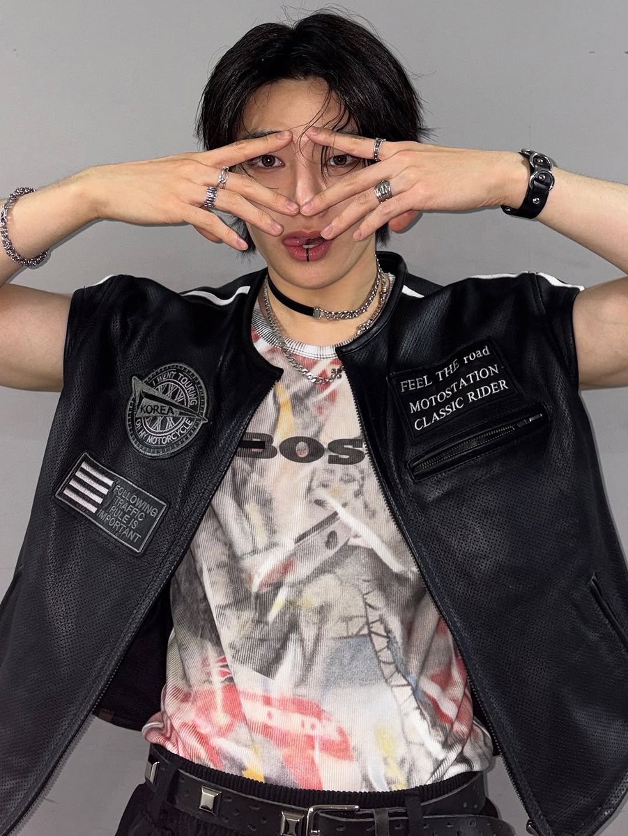 hyunlix_jeongho's tweet photo. โ๏ฝกยฐโฉ๐๐งธ๐โ๏ฝกยฐโฉ
{#StrayKids #YangJeongin #ILY
#Instagram #ILOVEJEONGIN
#BeautifulHands #LipPiercing
#PUMPMEOUT #MY #PERFECT
#YouMakeStrayKidsStay #SKZ
#StrayKidsWorldDomination } https://t.co/r0l4BISK1u
