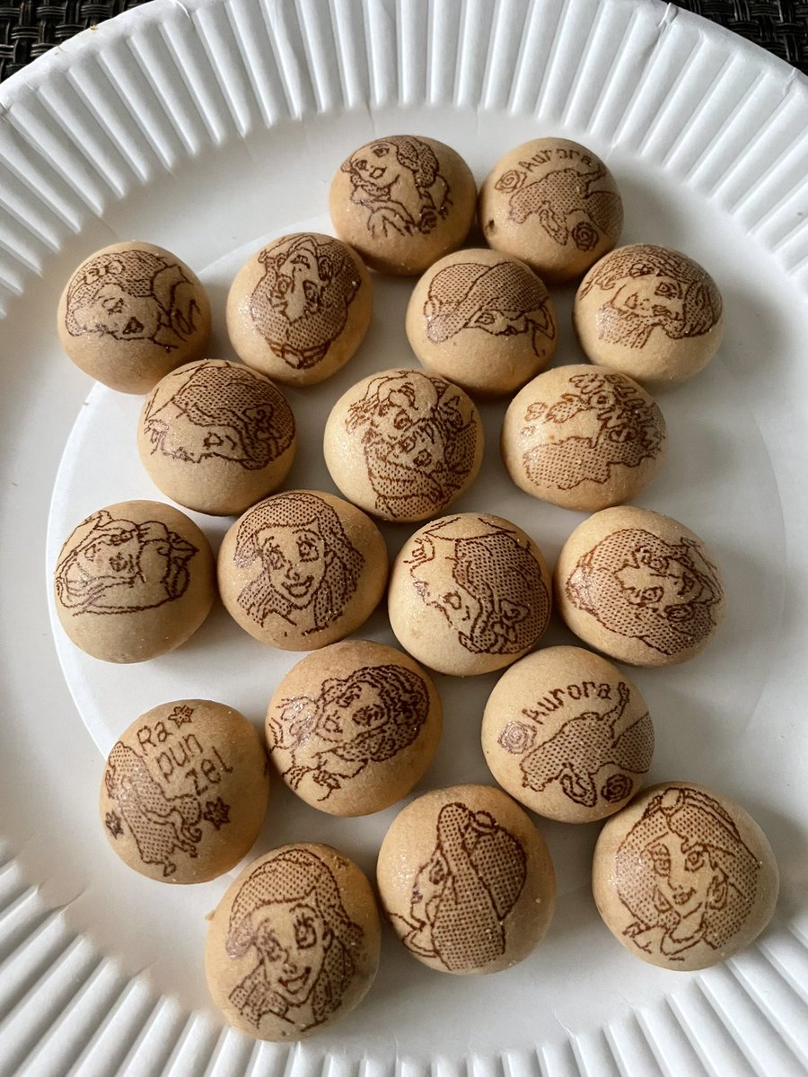 yujin0131rs's tweet image. 今日のおやつ😋

#パックンチョ
#サッポロポテトロング