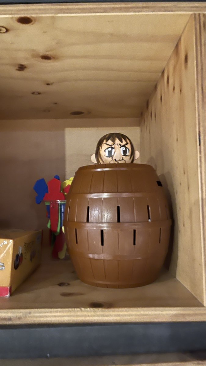 #거인상사후기

리바이 차장을 맡았던 쿠양이에요🖤
신입인턴들, 즐거운시간 보냈나 -?

정말너무너무x1225사랑하는 장르의 
코스스탭을 할수있어서 행복했고
함께해주신 모든스탭분들 고생많으셨습니다😍
타래로 후기 천천히 써볼게요•••☕️