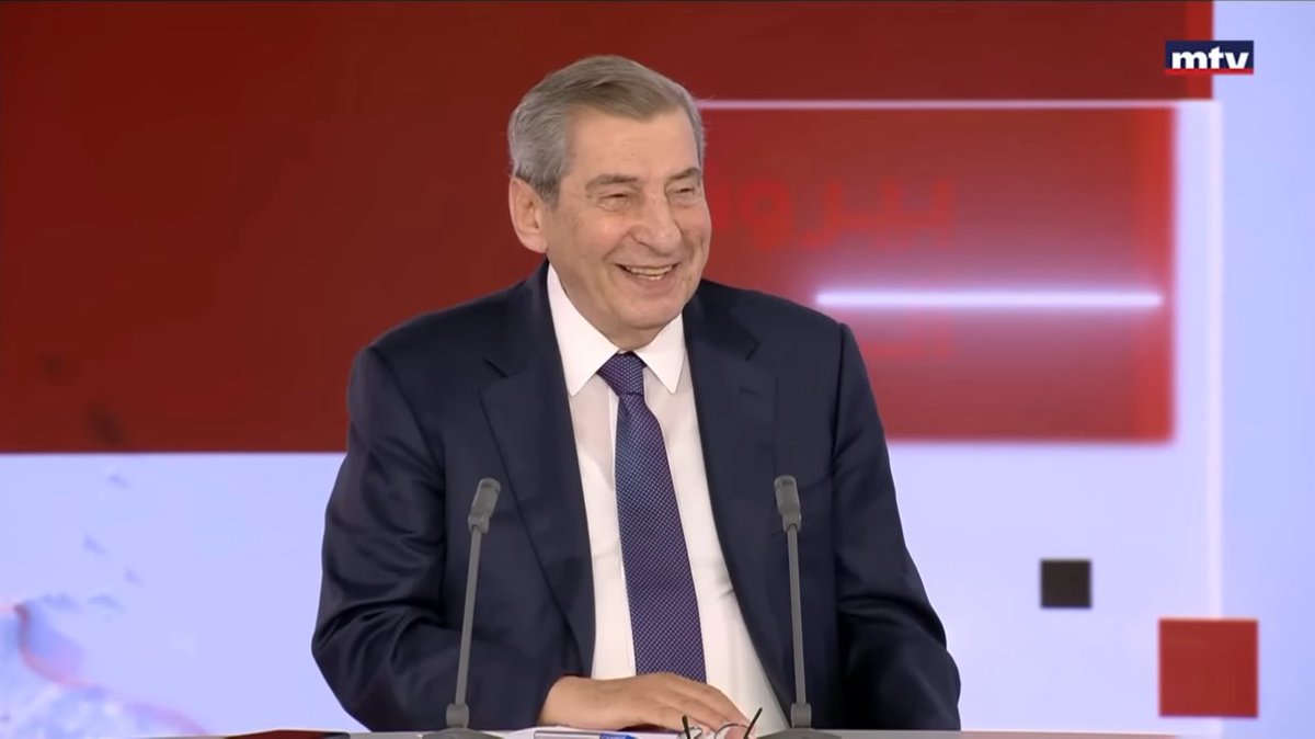 الفرزلي لـ "عربي ٢١": الحكومة اللبنانية ستتراجع عن قرار نزع سلاح حزب الله بالقوّة. 
<a href="/EFerzli/">Elie Ferzli</a> 
<a href="/Arabi21News/">عربي21</a>