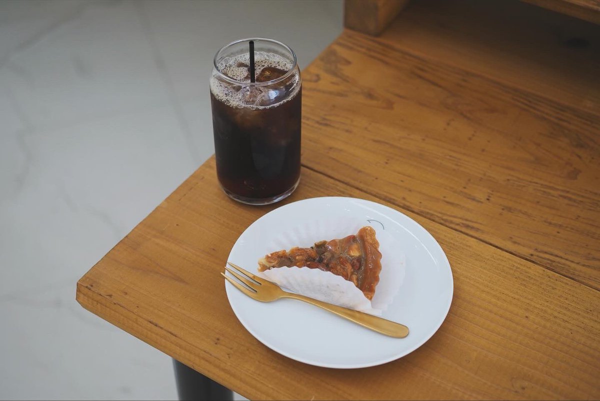 ひつじ珈琲 ハーモニーホール店🐏◎
今日も暑かったですね〜！🎐でもカフェでは
少しずつホットを注文される方も増えてます！
少しずつ夏の終わりを感じますね〜〜🤔💭
⁡
8月ももう残り一週間！？🫢はやすぎる〜〜
まだやりたいことあるので、やり切るゾ！🤷‍♀️