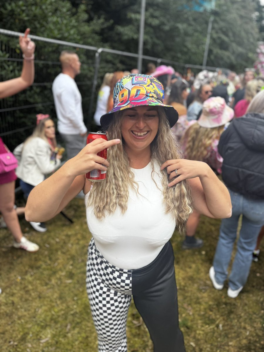 ✨ Laura Turnbull ✨ tweet media