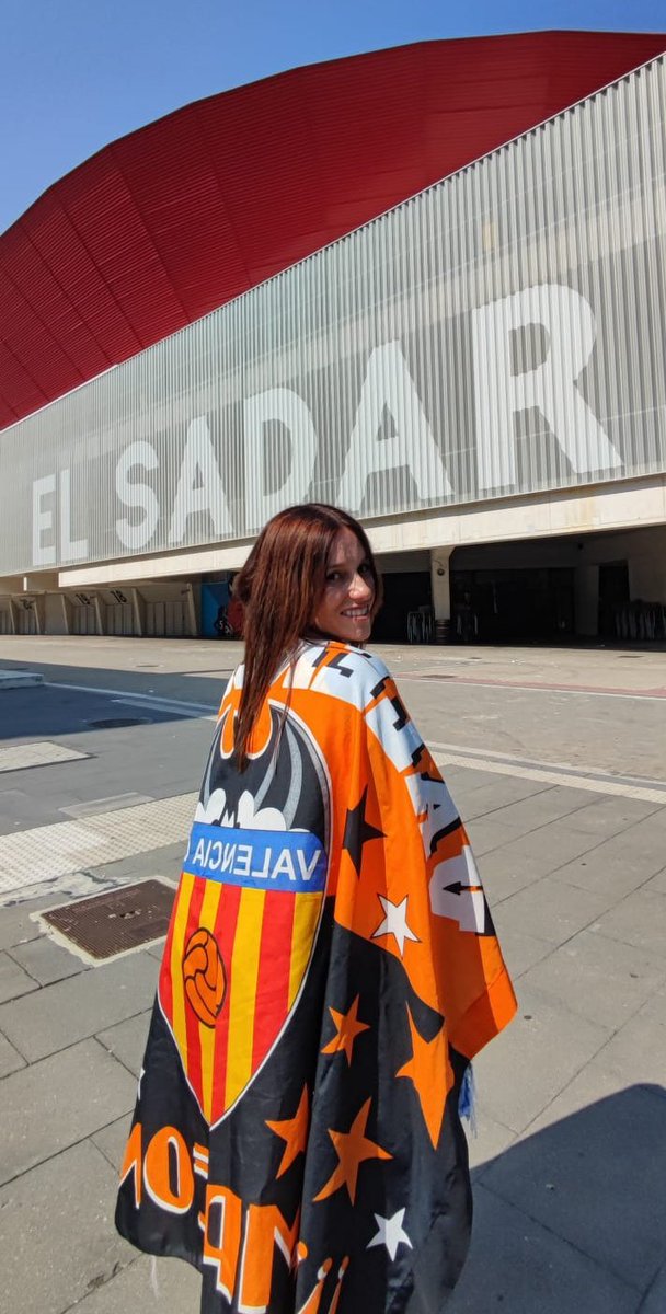 Siempre estaré a tu lado, no me falles Valencia, yo nunca te he fallado...

🧡🦇

#PamplonaOnTour
#ElSadarOnTour
#RecorremosKM
#MeritonOut