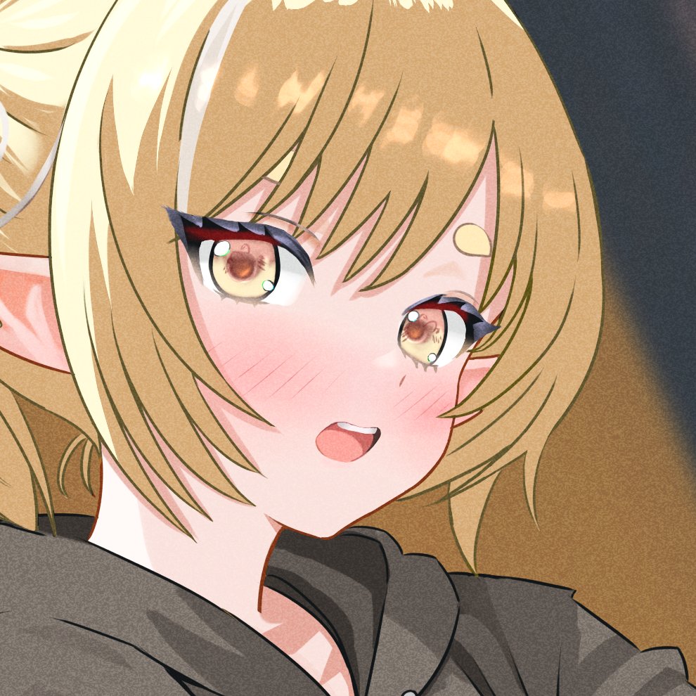 Good Morning~!
Went to bed late! Woke up late!😳

But I'm feeling energized~ So I might build furniture after breakfast😤😤