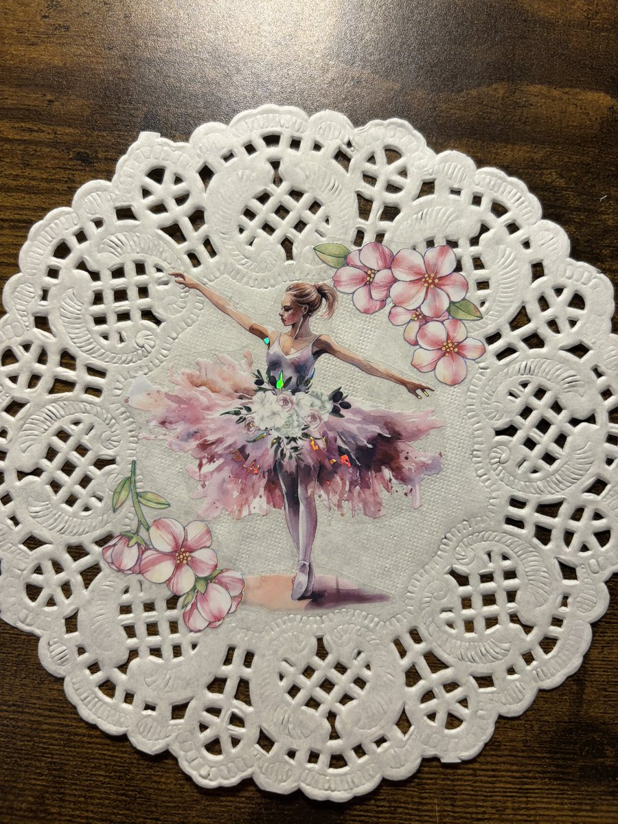 実は裏でめっちゃレースペーパーにコラージュしてた🤭