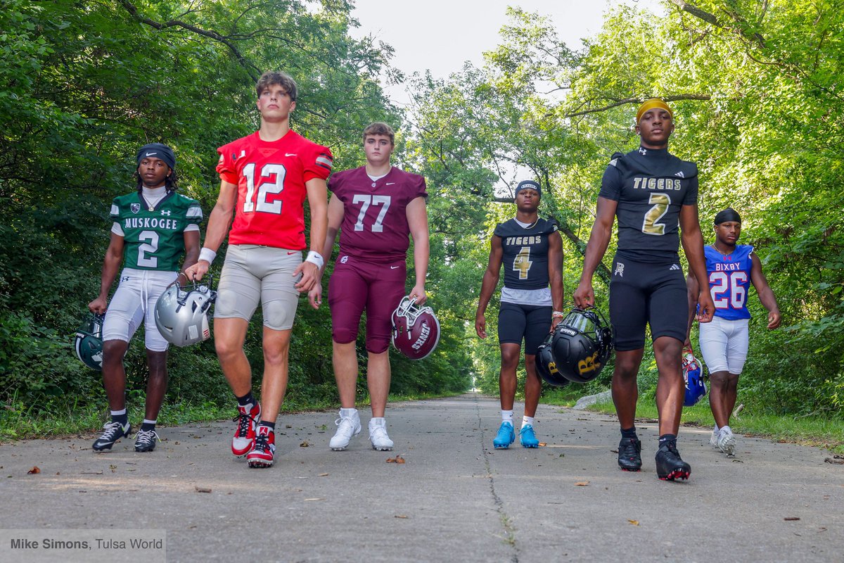 Our football preview published today! If you're a high school football fan, you gotta read it to find out where everyone is playing this year. All of these players took a road trip and transferred to play at new schools this year. #okpreps  tulsaworld.com/sports/high-sc…