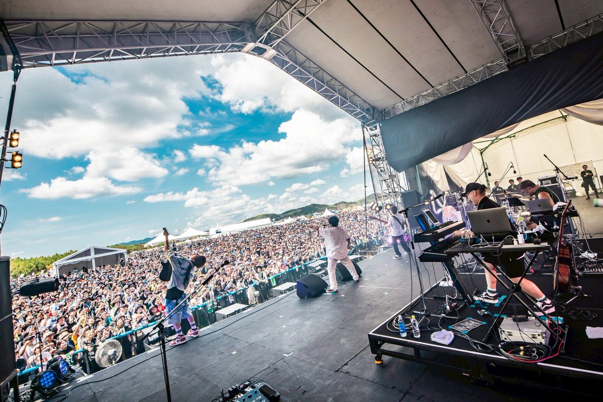 yappatakashi's tweet image. 本日は青春ヶ丘俊光サポート。
初のワイバン🎸

これまでのツアーやワンマンを経て、
青春ヶ丘ファンのみんなと作ってきたものが大勢の初見の方の目と耳に触れられた気がする！

8月も終盤、最高な夏の日をありがとう🔥

#WILDBUNCHFEST2025