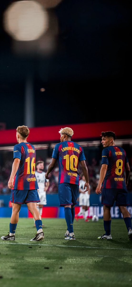 Cold_Smiles's tweet photo. Epic comeback for Barça! Trailing 2-0 at halftime to Levante, but Pedri’s stunning long-range strike (49’), Ferran Torres’ volley (52’), and a 91’ own goal seal a thrilling 3-2 win. Unbeaten in LaLiga! 💙❤️ #FCBarcelona #LEVBAR #LaLiga https://t.co/ta8dU0GELy