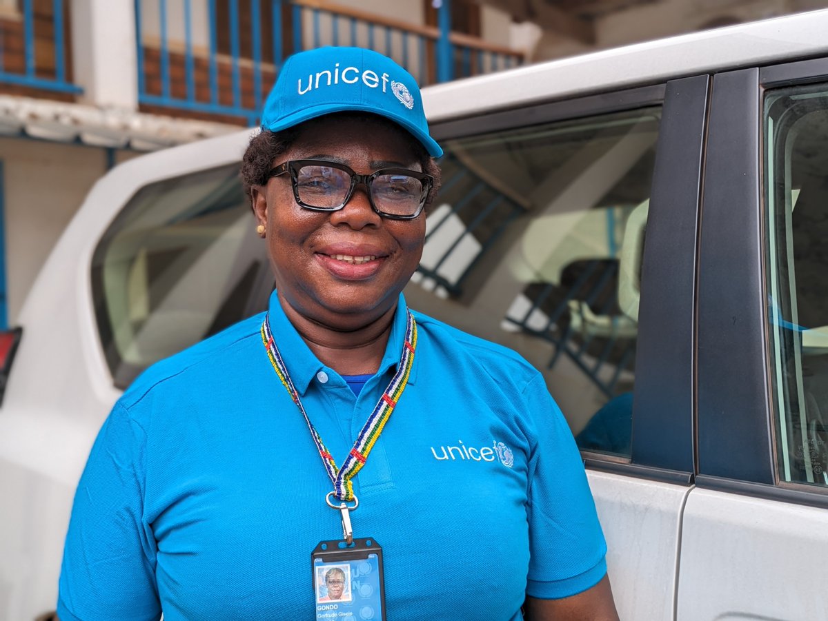 "I always say that if we want to help others we should begin by protecting ourselves in our work"

Gertrude Gondo is UNICEF’s security officer. Her work is essential in guaranteeing humanitarian action

Find out more

unicef.org/car/en/stories…

#JMAH2025
#NotATarget
#ActForHumanity