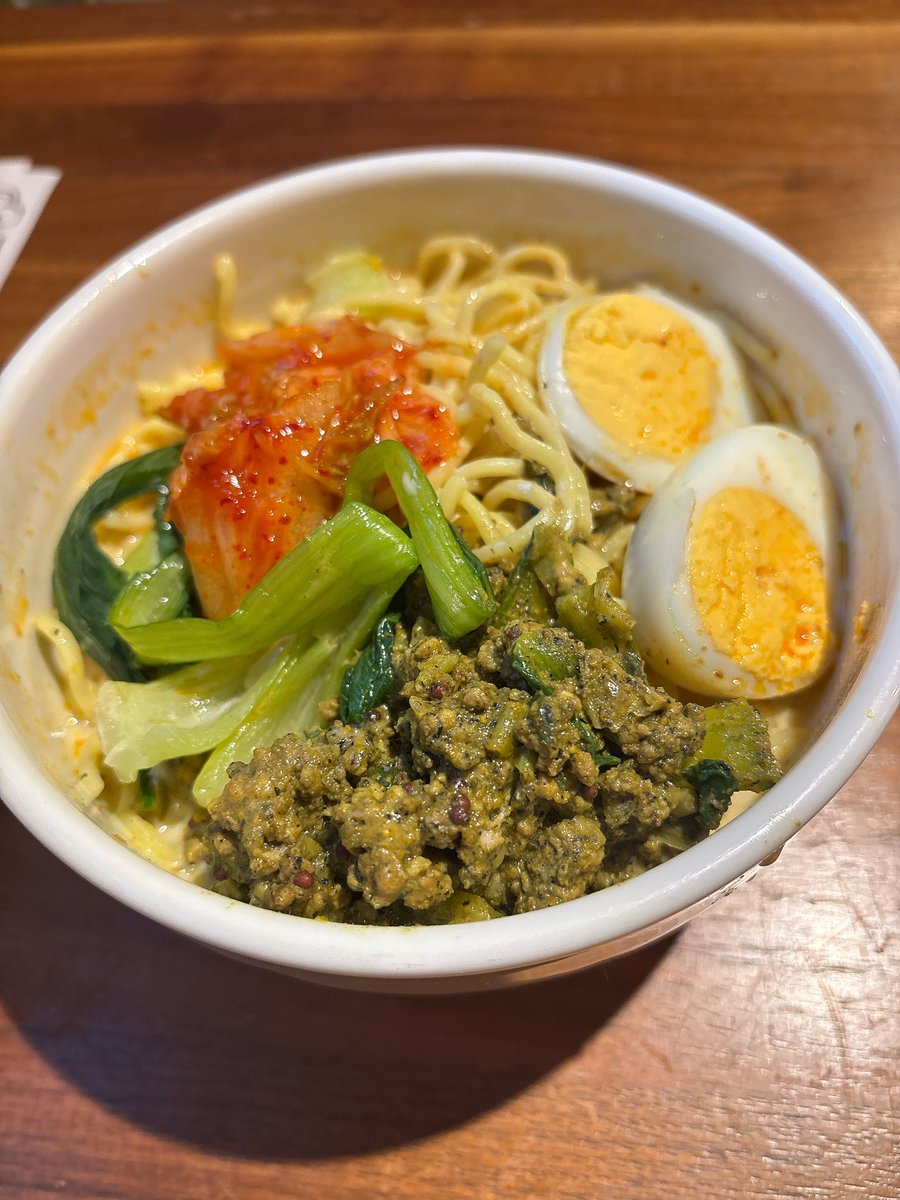 四川風冷やし担々カレー麺
最後の締めはやっぱ麺ですわ🍜 

素朴でスパイシーなカレーからの豆乳のバランスが絶妙で爆ウマ過ぎた。このスープがまた美味しくて、このままご飯にいれておじやにして食べたい美味さ😋そしてたまに香るスパイス達の刺激。大変最高ご馳走様でした。
#cafesavanna