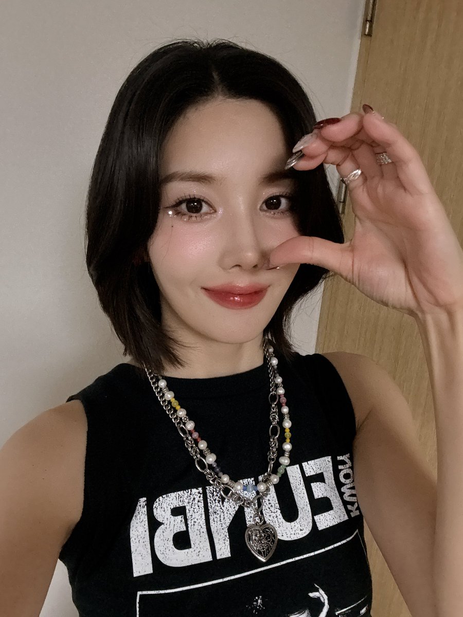 권은비 (KWON EUNBI) tweet media
