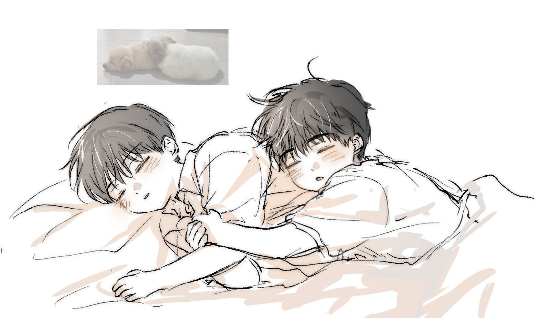 쌍둥이라 그런가 어쩜 저렇게 꼭 붙어있을까..