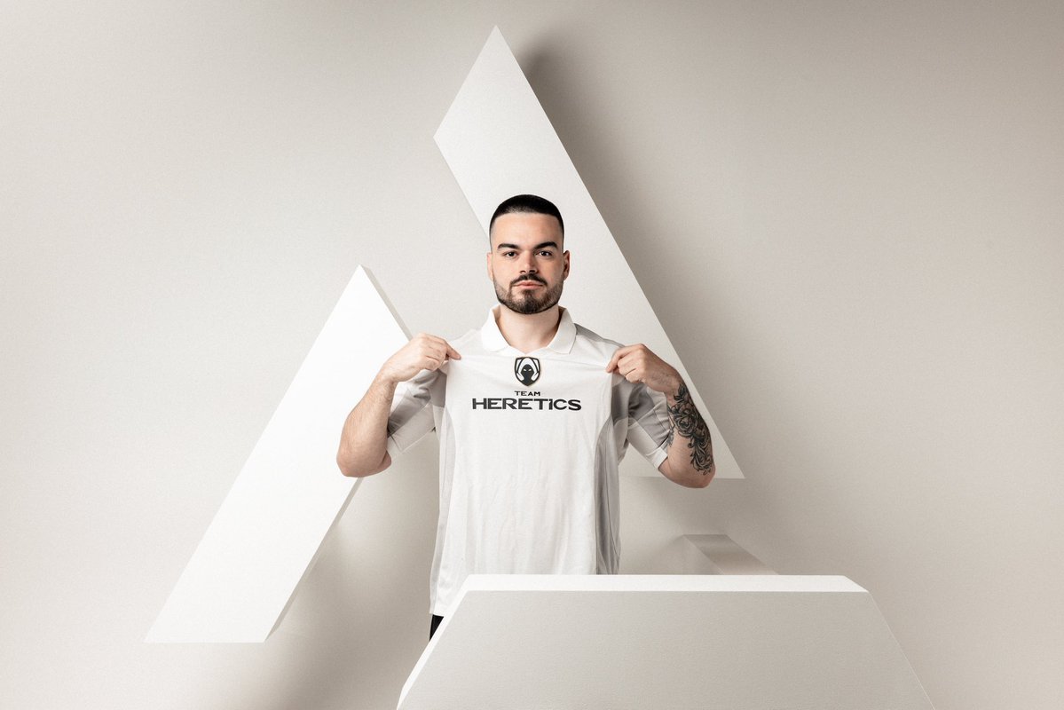 RenKoR (@renkorcod_) on Twitter photo Feliz 9º aniversario <a href="/TeamHeretics/">Team Heretics</a>, siempre agradecido al club por la oportunidad que me dió, espero poder dar muchas alegrías el año que viene al club y a los fans 🤍 Feliz 9º aniversario <a href="/TeamHeretics/">Team Heretics</a>, siempre agradecido al club por la oportunidad que me dió, espero poder dar muchas alegrías el año que viene al club y a los fans 🤍