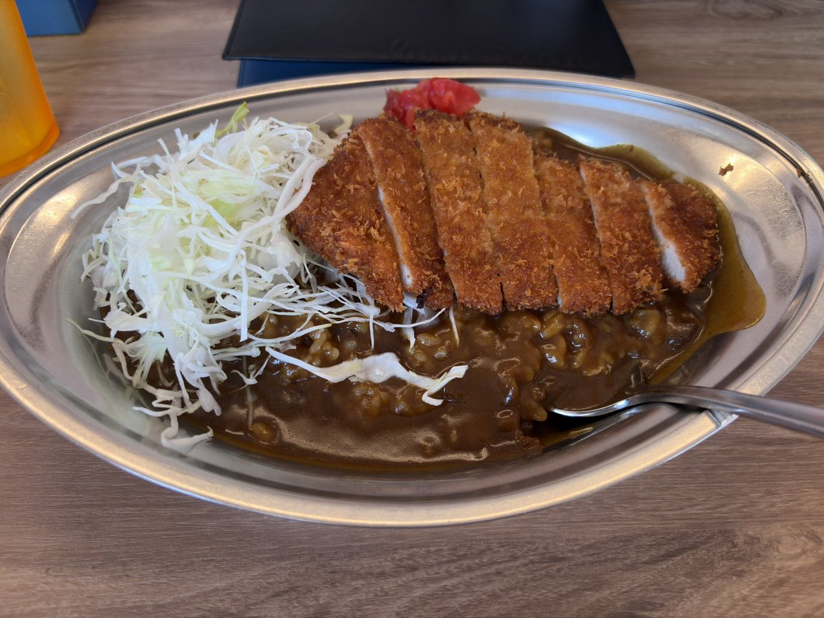km_kn11's tweet photo. 昨日の夜飯はゴーゴーで今日の昼飯はチャンカレ🍛
みなさんどっち派？ https://t.co/xt4Js02Xi3