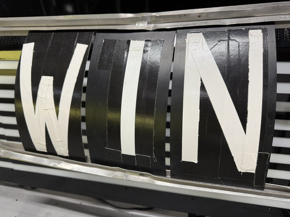 なんと！勝ちました！

作戦ドライバータイヤ全て完璧！
ノーミス、ノートラブル、ノーペナルティ！

Zak選手との無線のやりとりしながら「これ勝てる奴！」って確信！

リクト選手の無線トラブルだけ肝冷！

ガムテ職人も健在です（笑）

CARGUY with MKS Racingへの応援ありがとうございました！