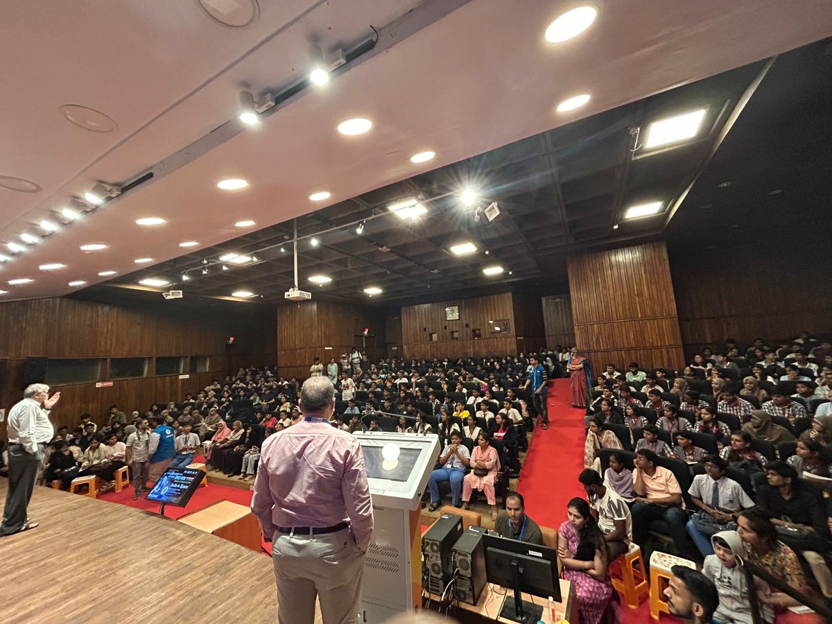 ncsmgoi's tweet image. As part of the #NationalSpaceDay celebrations, @NSCMumbai, a unit of @ncsmgoi, @MinOfCultureGoI organised a #PopularScienceLecture on the Topic &quot;India in Space&quot; by Retd. Professor M. N. Vahia ✨🌌

🔗 youtube.com/live/ZUx_352DQ…

#Aryabhata #ISRO #Gaganyaan #Chandrayaan3