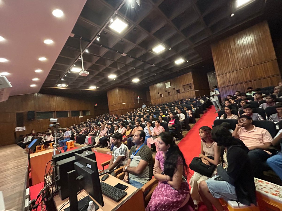 ncsmgoi's tweet image. As part of the #NationalSpaceDay celebrations, @NSCMumbai, a unit of @ncsmgoi, @MinOfCultureGoI organised a #PopularScienceLecture on the Topic &quot;India in Space&quot; by Retd. Professor M. N. Vahia ✨🌌

🔗 youtube.com/live/ZUx_352DQ…

#Aryabhata #ISRO #Gaganyaan #Chandrayaan3