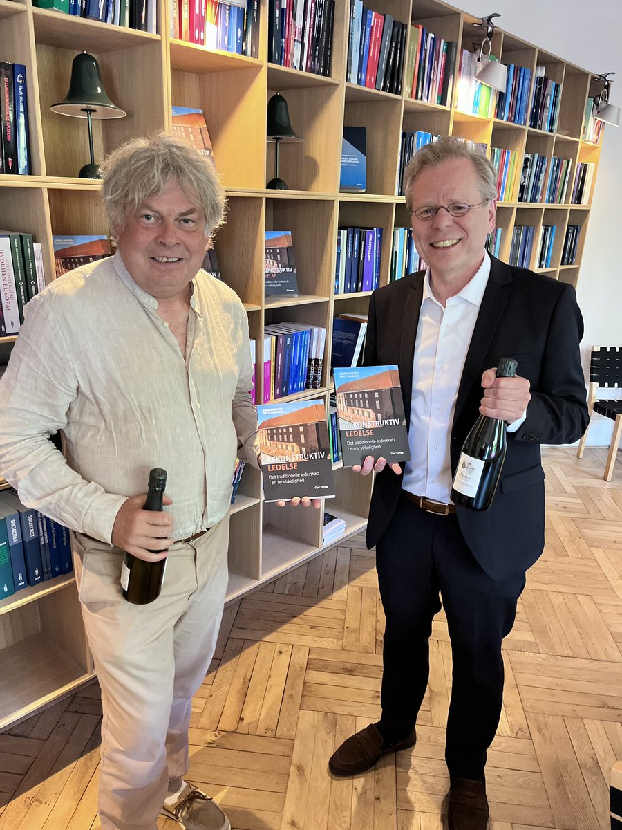 Books in one hand, champagne in the other – celebrating the release of our new book ‘Reconstructive Leadership –Traditional Leadership in a New Reality’

Why not use the documented knowledge we already have to effectively transform the world and make it sustainable.
#djøf
