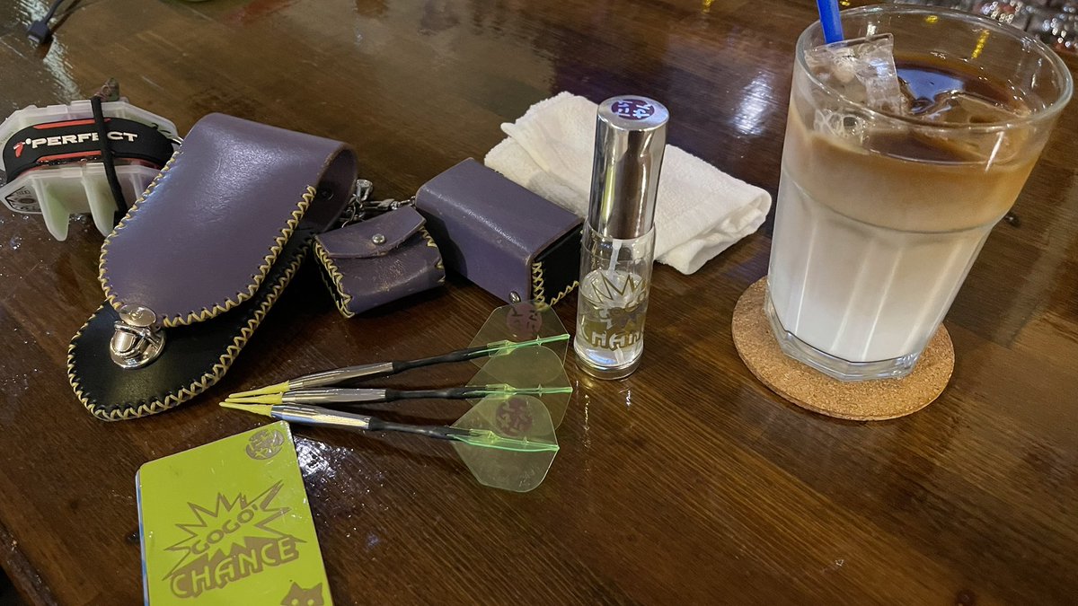 ということで今日はshoot(<a href="/cafe_shoot/">Darts&SportsCafe Shoot</a> )で練習じゃ(っ'-' )╮三🎯

リバビリしないとね〜

#ダーツ #ダーツ好きと繋がりたい #ダーツ男子 #ダーツ練習 #ダーツライブ #dartslive #フェニックス #phoenix