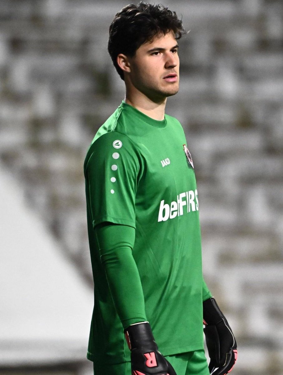 gideon398's tweet image. 🚨🚨🌕| JUST IN: Manchester United and Royal Antwerp are close to agreeing fee for Senne Lammens. [@FabrizioRomano]