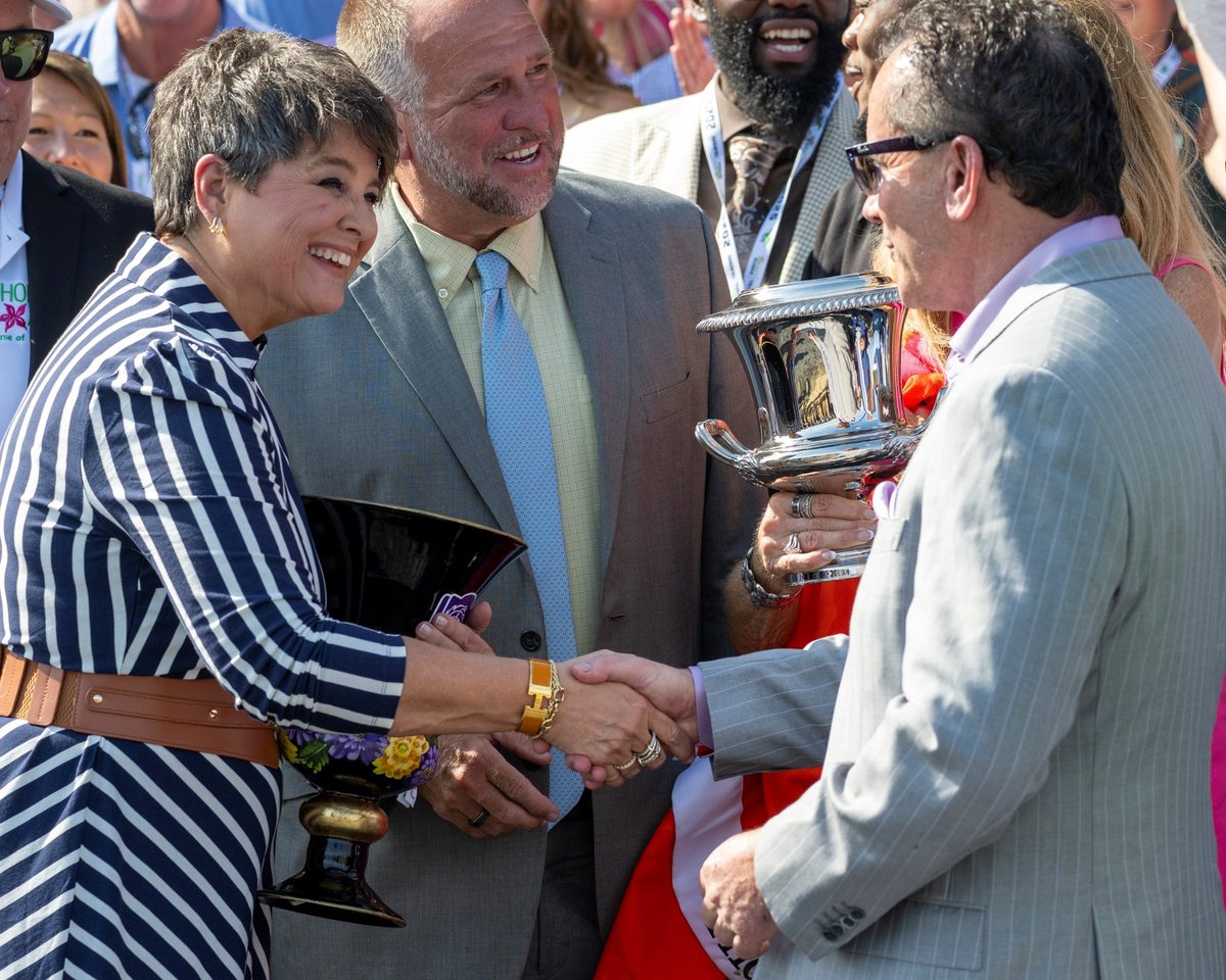 BH_AEberhardt's tweet photo. HOY @ThorpeadoAnna with @b_hernandezjr wins G1 #PersonalEnsign, a #WAYI for the @BreedersCup #Distaff, for @Hillndale @Magdalena Mark Edwards b/o Judy Hicks and trainer @KennyMcPeek At Saratoga @TheNYRA. https://t.co/oWP8xzBzjT