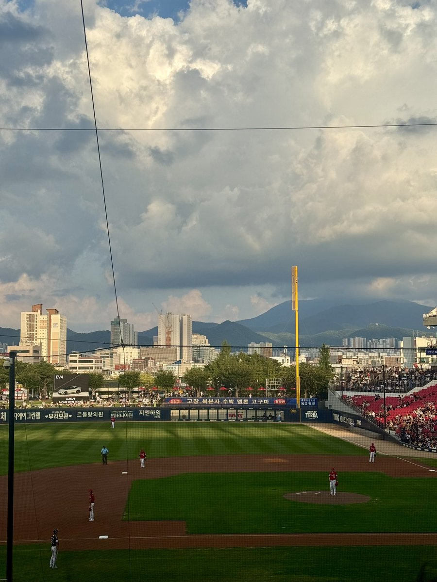 잔루를 몇개를 남겨 시발 이 경기 직관하는 내가 레전드네
