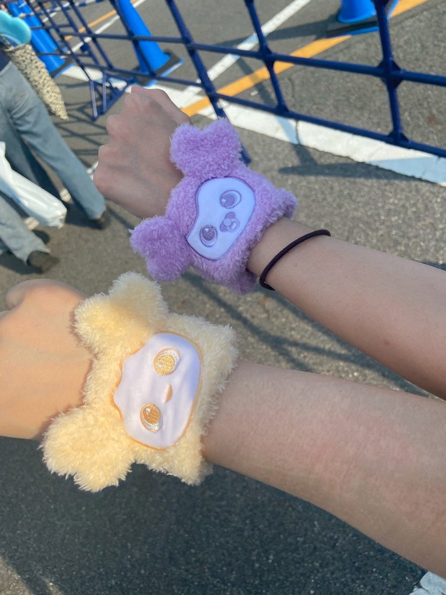 sa_mo_1229's tweet photo. 結局名古屋追加しちゃったし、結局買っちゃったしで最高だった💜🧡 https://t.co/QPIgDvDgnB