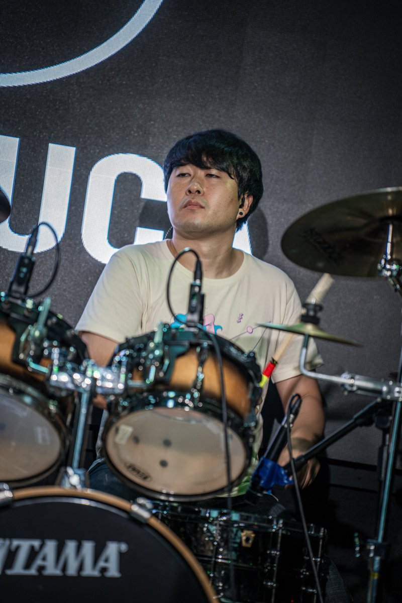 25.08.23 사실 우리 밴드는 지구정복이 목표입니다만, 일단 공연부터 할게요!!

1. 오네스카 (ONESUCA)