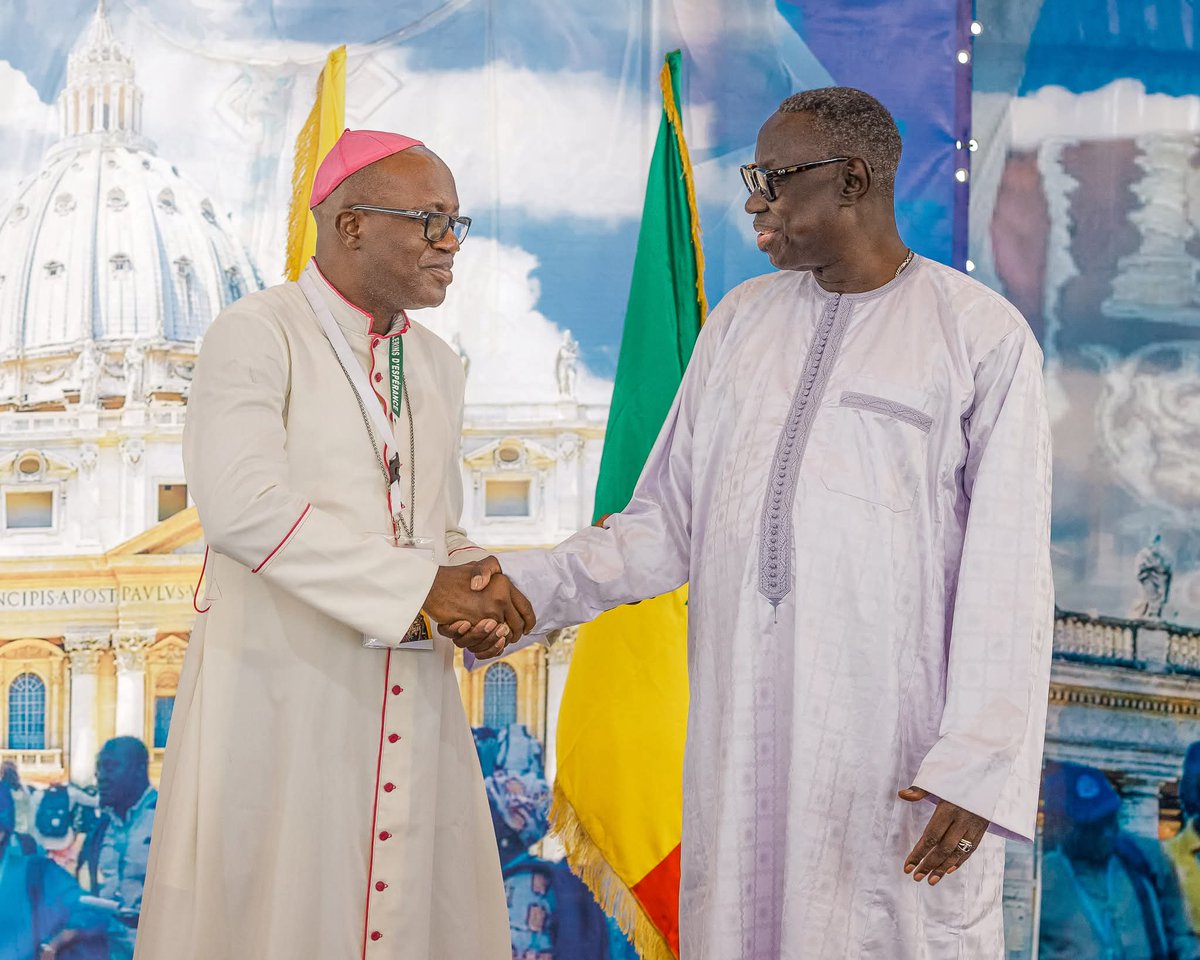 J’ai présidé le départ de 450 pèlerins chrétiens vers les lieux saints, transmettant les félicitations du Président, du Premier Ministre et du Gouvernement. Que le thème «Pèlerins d’Espérance» guide leur chemin.
#Pèlerinage2025 #MISP #Sénégal