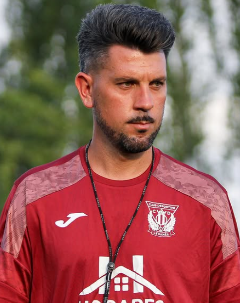 Entrenadores <a href="/CanteraPepinera/">Cantera C.D. Leganés</a> 25/26:
#LegaB 🆕Igor Oca. Sustituye a Capdevila

#LegaJuvA 🔁Manolo Rueda
#LegaJuvB 🔁Javi Roa
#LegaJuvC ⬆️Adrián Cascos. Sustituye a Berenguer-2º Ent R. Madrid C

#LegaCadA ⬆️Nacho Diaz. Sustituye a Cascos
#LegaCadB 🆕Alberto Bueno. Sustituye a Díaz