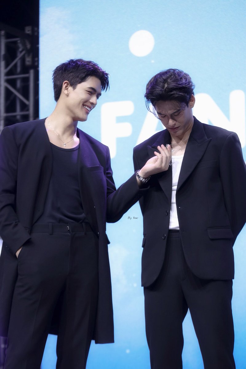 prattana_JG's tweet photo. รักกันก็พูดไปบางทีคนฟังเค้าก็รออยู่

JOSSGAWIN IN MANILA
#JossGawinFanday23xMANILA
#GMMTVFANDAY23inMANILA https://t.co/OvBQE9x3yi