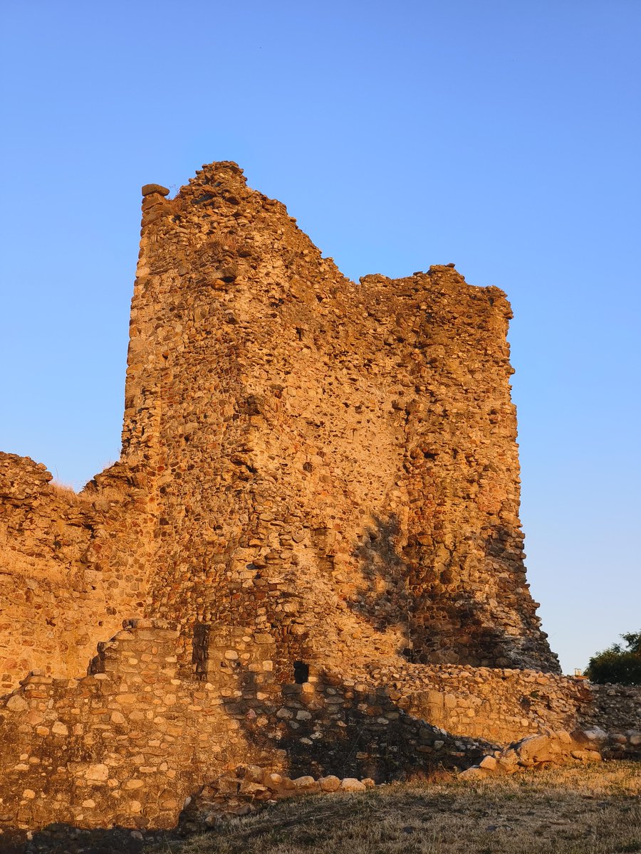 Walk  into ᠎new  and exciting ᱸlandscapes and  gain ‍unknown  experiences;  travel  fills ​life ᠎with  colors