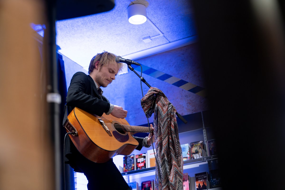 Nieuw nummer singer/songwriter Vincent Corjanus
-----> ap.lc/jEjbR
#vincentcorjanus #zwolle