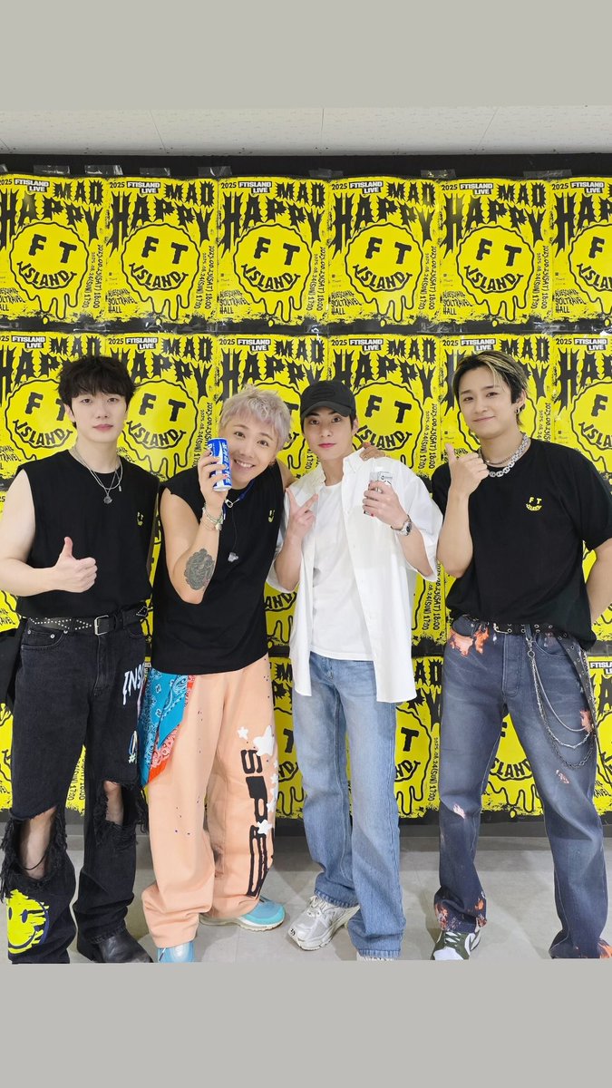 250824 시우민 인스타스토리 업데이트✌🏻

🔗instagram.com/stories/e_xiu_…

#시우민 #김민석 #XIUMIN #シウミン <a href="/weareoneEXO/">EXO</a> <a href="/XIUMIN_INB100/">XIUMIN_official</a> <a href="/_xiumin_JP/">XIUMIN JAPAN OFFICIAL</a>