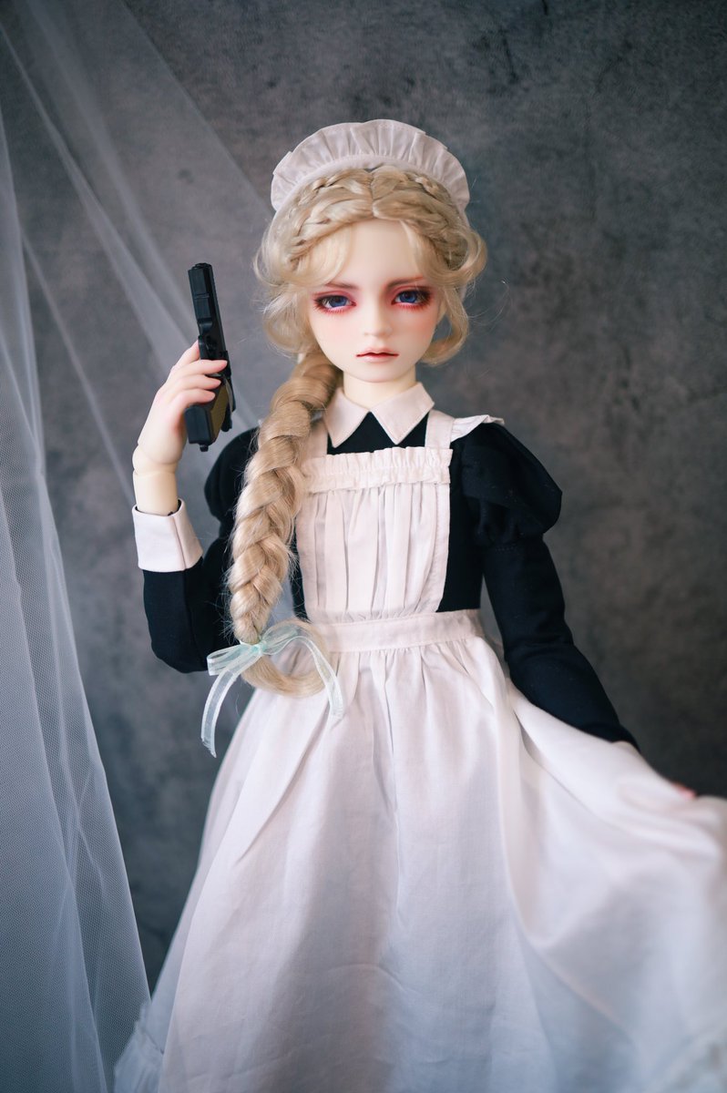 楽しそうなタグお借りします✨
結局メイド服を購入してしまいました…せっかくなのでちょい武装メイドにしてみました🔫
#メイド男子最高～