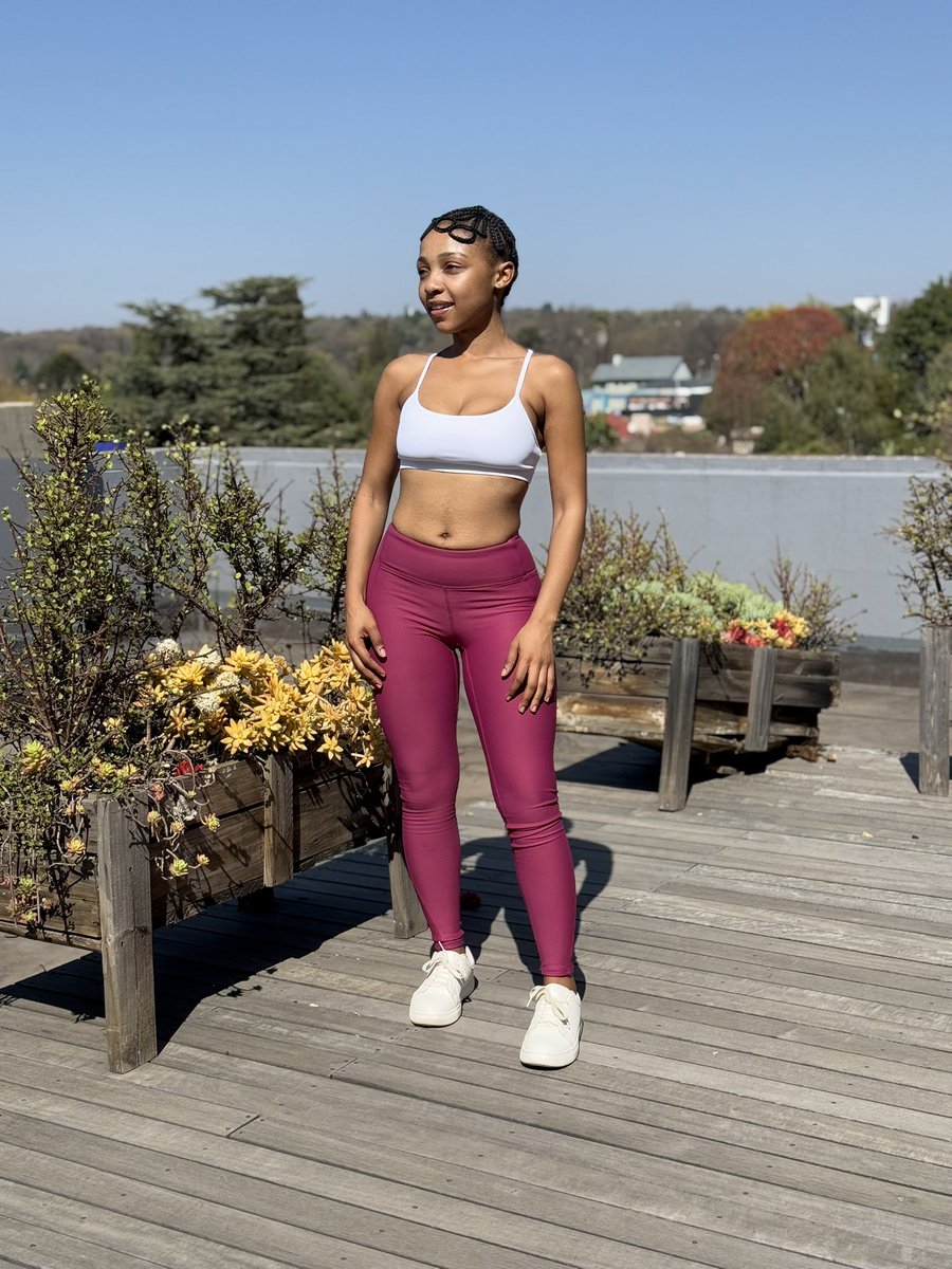 ZaziKunene's tweet image. One year sober. 💕