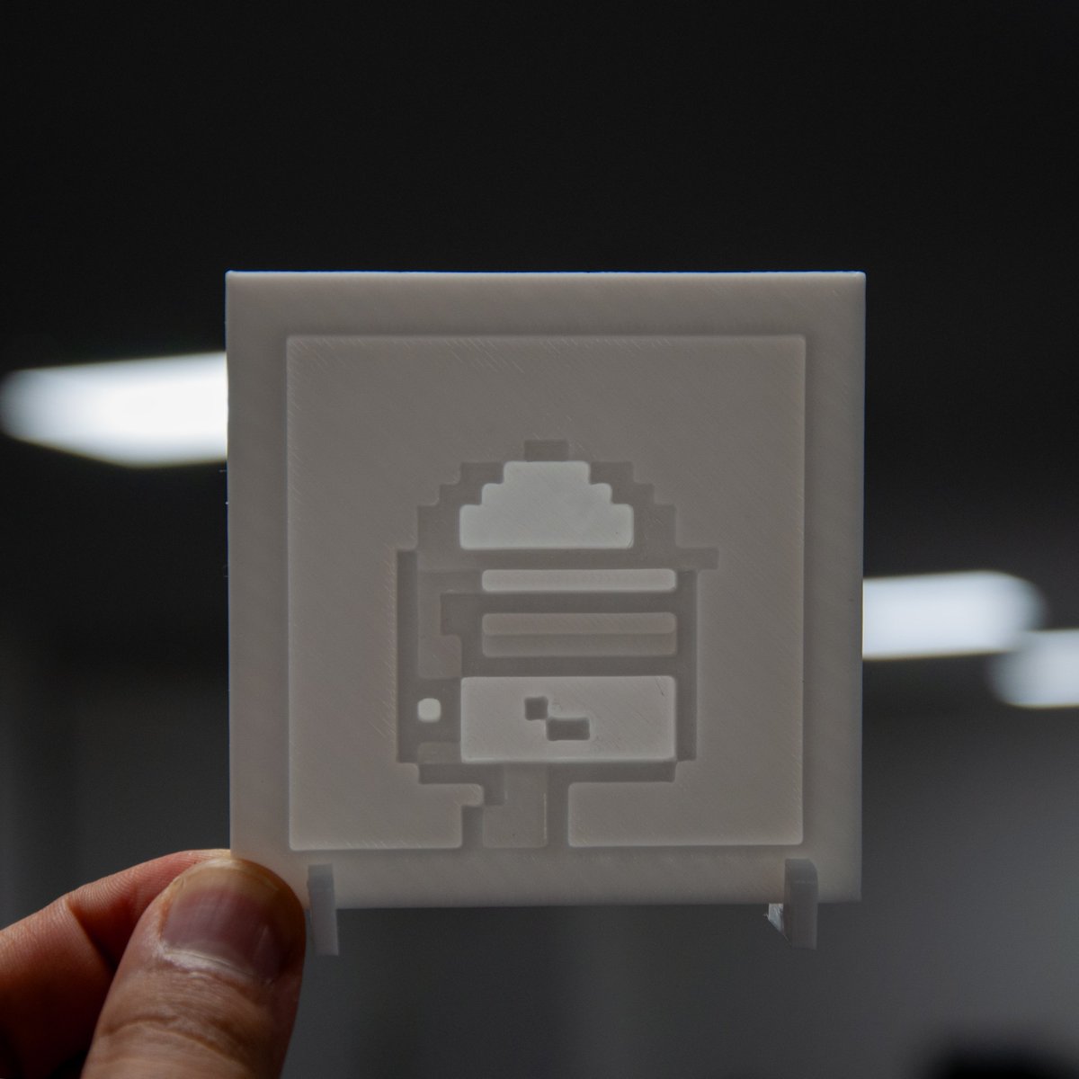 Here we go, bringing another CryptoAgent into IRL at the studio 🤖 
This time it’s <a href="/bayc4848/">4848 🍌🎄</a>, and it's looking pretty cool if you ask me.
What do you think, <a href="/EternalAI_/">Eternal AI</a> fam?