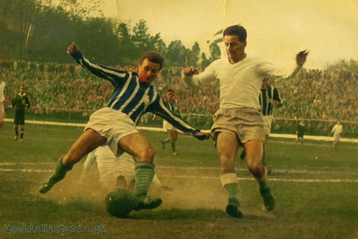 Pride on the Baltic coast is on the line in the Tricity Derby between Arka Gdynia and Lechia Gdańsk. The rivalry dates back to 1964 when the teams met in the 2nd division. Lechia won 2-1 and club legend Janusz Charczuk scored the first ever derby goal👇 #DerbyTrojmiasta #LGDARK