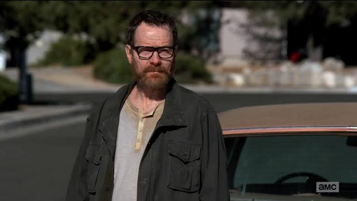 قبل ايام في الحي لي انا ساكن فيه سكان نزلوا كلهم ينظفو حي و يستصلحوه الا انا تهربت عشاني كنت تعبان و حاسس انهم معصبوا مني و ما عم يتكلموا معي زي العادة 
حاسس نفسي زي والتر وايت في اخر موسم كل صار يتجنبه