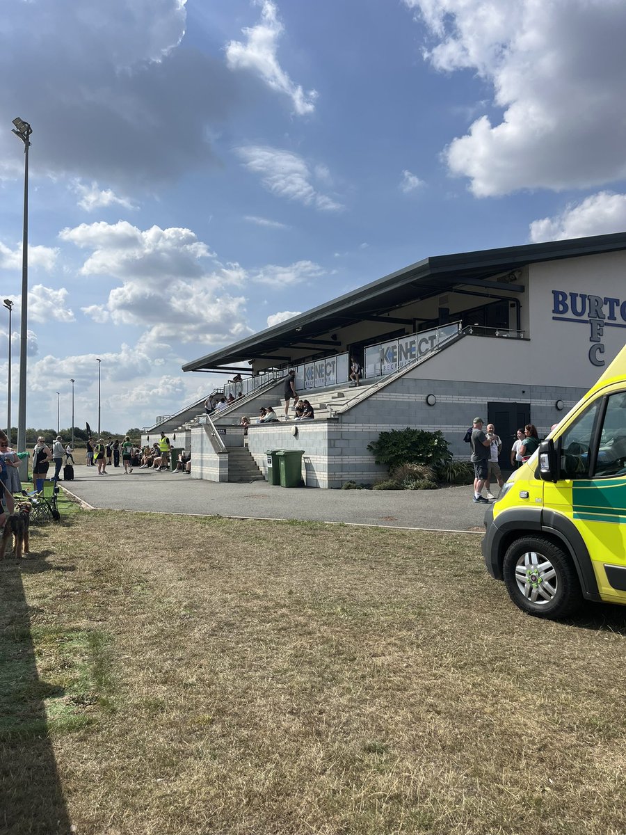 BenThorne04's tweet photo. Really excited to be at Burton RFC covering the PWR Cup match between @TigersWomens and @BristolBearsW for the Bears🐻

#LEIvsBRI | #BristolBears https://t.co/sMRnaHHm1L
