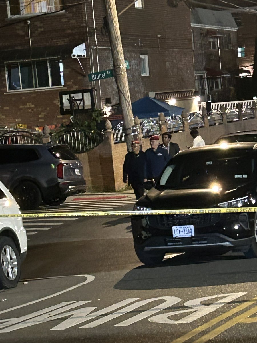 John D. Macari Jr. 🇺🇸🗽 (@johndmacari) on Twitter photo Last night in the Bronx’s 47th precinct 5 people were shot during a mass shooting leaving 1 dead. <a href="/CurtisSliwa/">Curtis Sliwa</a> was the only one there. Eric Adams like the last 3 1/2 years must’ve been too busy. Crime is NOT down in NYC only “reported crime” is ……. Last night in the Bronx’s 47th precinct 5 people were shot during a mass shooting leaving 1 dead. <a href="/CurtisSliwa/">Curtis Sliwa</a> was the only one there. Eric Adams like the last 3 1/2 years must’ve been too busy. Crime is NOT down in NYC only “reported crime” is …….